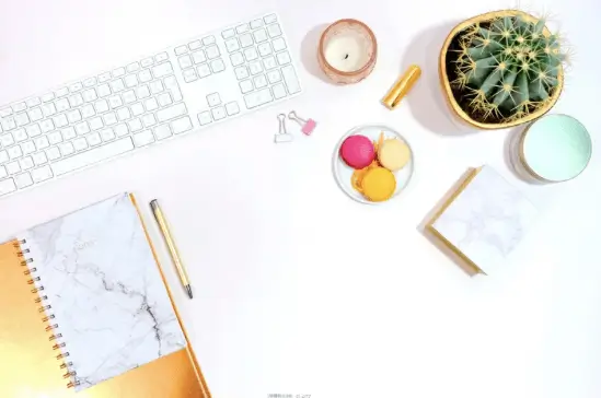 La meilleur stratégie pour atirer des clients: site web vs réseaux